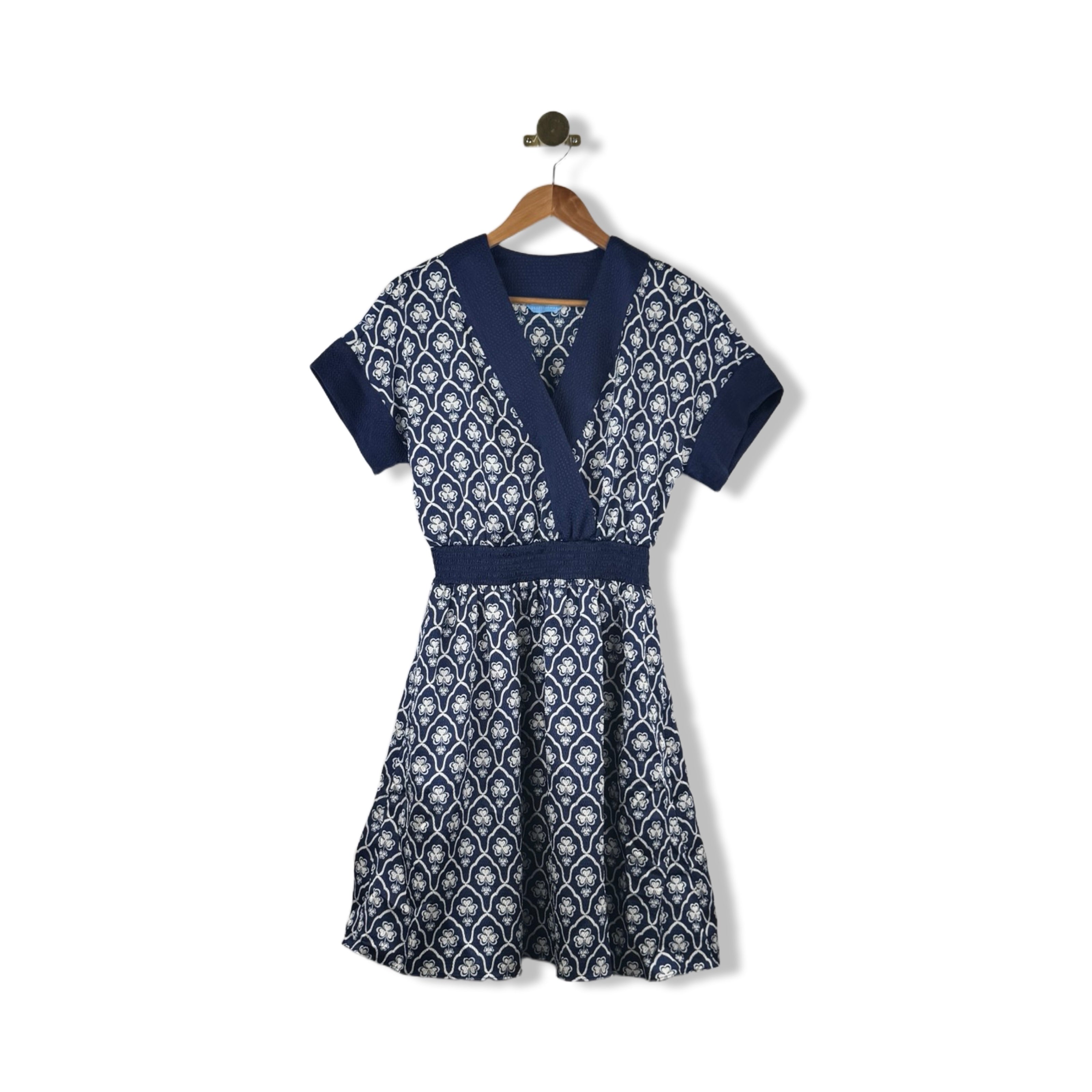 draper james dress Casual Midi By In Green, Size: Xxl 21 1/2 Center front concealed button closure Crewneck with collar Removable belt On seam pockets True to size Missy model is 58.5 and wearing size XS Machine Wash Cold With Like Colors Holiday Collection at Draper James