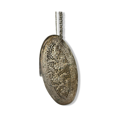 Ornate Metal Chain Strap Purse